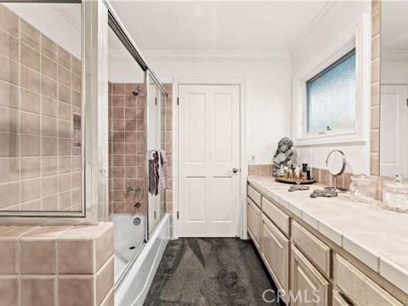 4960 Densmore Avenue, Encino (los Angeles) CA 91436