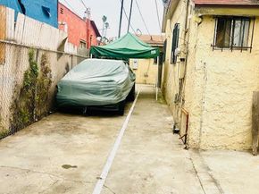 3443 9th Avenue, Los Angeles CA 90018