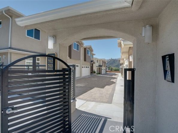 7030 Valmont Street A, Tujunga (los Angeles) CA 91042