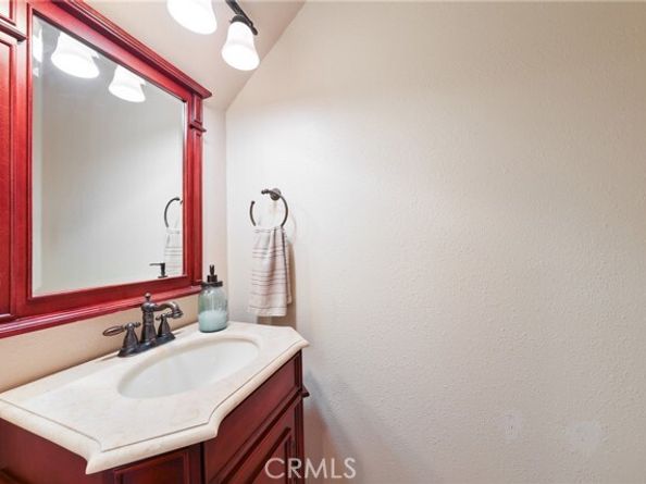 193 S Hollenbeck, Covina CA 91723