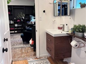 7326 Vanalden, Reseda (los Angeles) CA 91335