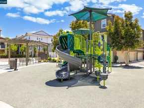 205 Plum Tree St, Livermore CA 94551