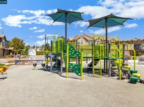205 Plum Tree St, Livermore CA 94551