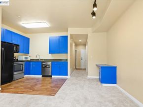 1121 40th Street 4201, Emeryville CA 94608