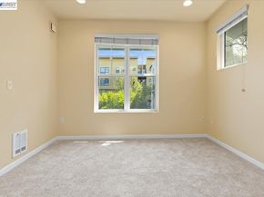1121 40th Street 4201, Emeryville CA 94608