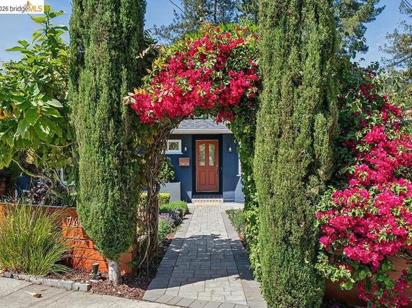 7406 Circle Hill DR, Oakland CA 94605