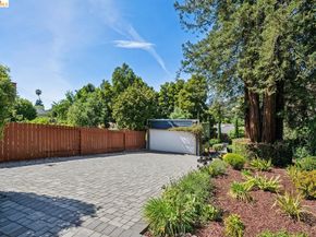 7406 Circle Hill DR, Oakland CA 94605