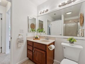 26 Raintree Ct 30, Hayward CA 94544