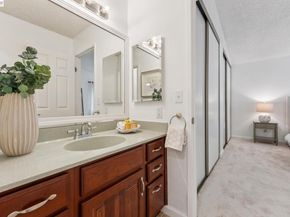 26 Raintree Ct 30, Hayward CA 94544
