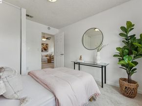 26 Raintree Ct 30, Hayward CA 94544