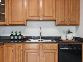26 Raintree Ct 30, Hayward CA 94544