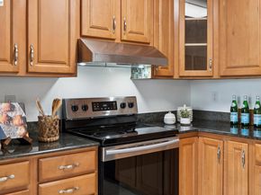 26 Raintree Ct 30, Hayward CA 94544