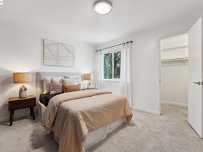 26 Raintree Ct 30, Hayward CA 94544