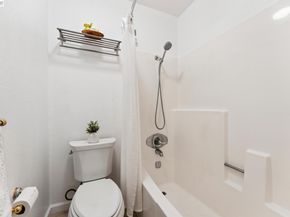 26 Raintree Ct 30, Hayward CA 94544
