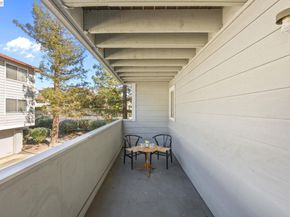 29627 Desert Oak Ct 26, Hayward CA 94544