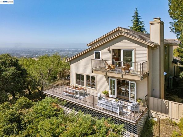5028 Crystal Ridge Court, Oakland CA 94605