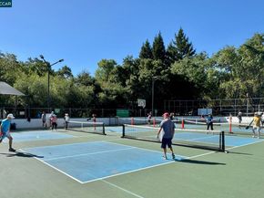490 St Marys Rd, Lafayette CA 94549