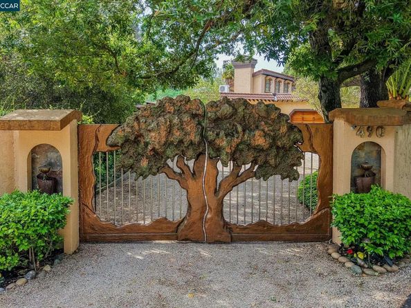 490 St Marys Rd, Lafayette CA 94549