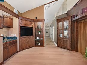490 St Marys Rd, Lafayette CA 94549