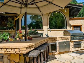 490 St Marys Rd, Lafayette CA 94549