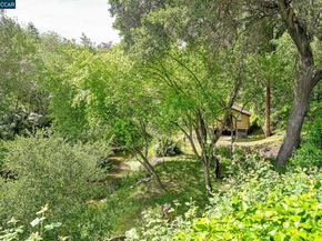 490 St Marys Rd, Lafayette CA 94549