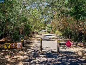 490 St Marys Rd, Lafayette CA 94549