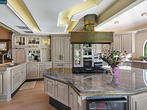 490 St Marys Rd, Lafayette CA 94549