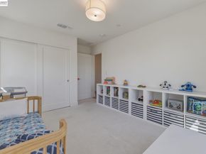 9274 Enterprise Dr, Newark CA 94560
