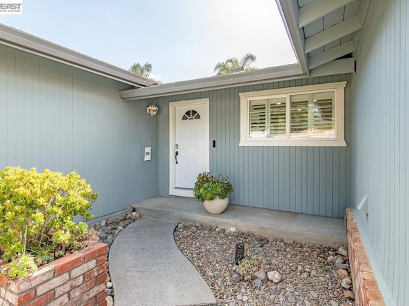 1317 Saint Mary Dr, Livermore CA 94550