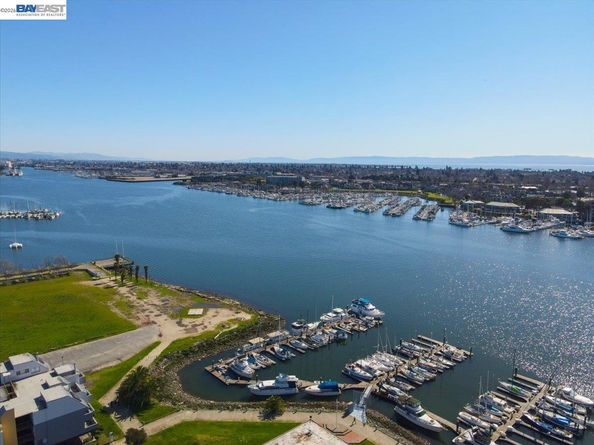 7 Embarcadero 312, Oakland CA 94607