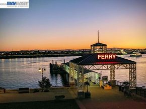 7 Embarcadero 312, Oakland CA 94607