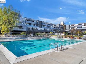 7 Embarcadero 312, Oakland CA 94607