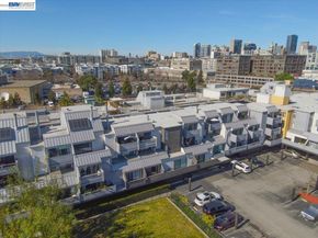 7 Embarcadero 312, Oakland CA 94607