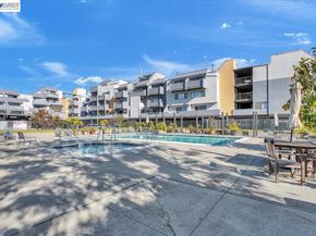7 Embarcadero 312, Oakland CA 94607