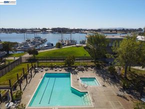 7 Embarcadero 312, Oakland CA 94607