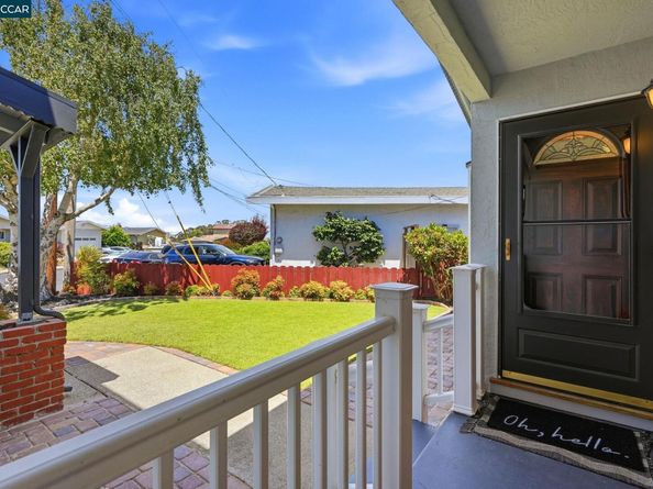 2571 Francis Dr, Pinole CA 94564