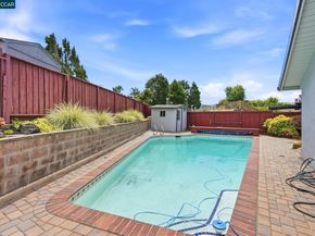2571 Francis Dr, Pinole CA 94564