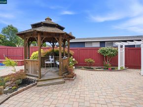 2571 Francis Dr, Pinole CA 94564