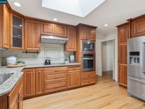 2571 Francis Dr, Pinole CA 94564