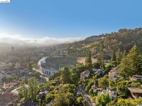 8 Mosswood Rd, Berkeley CA 94704