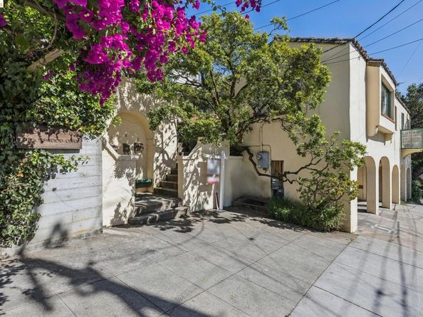 8 Mosswood Rd, Berkeley CA 94704