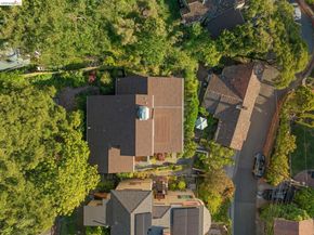 8 Mosswood Rd, Berkeley CA 94704