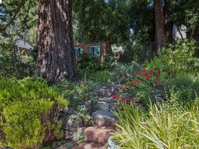8 Mosswood Rd, Berkeley CA 94704