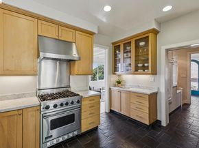 8 Mosswood Rd, Berkeley CA 94704