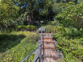 8 Mosswood Rd, Berkeley CA 94704