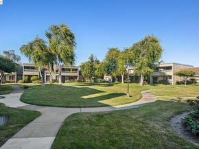 1034 Trellis Ln, Alameda CA 94502