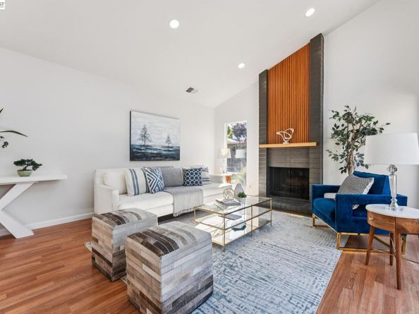 1034 Trellis Ln, Alameda CA 94502
