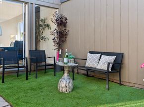 1034 Trellis Ln, Alameda CA 94502