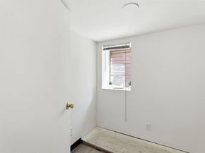 2049 Rutherford St, Oakland CA 94601