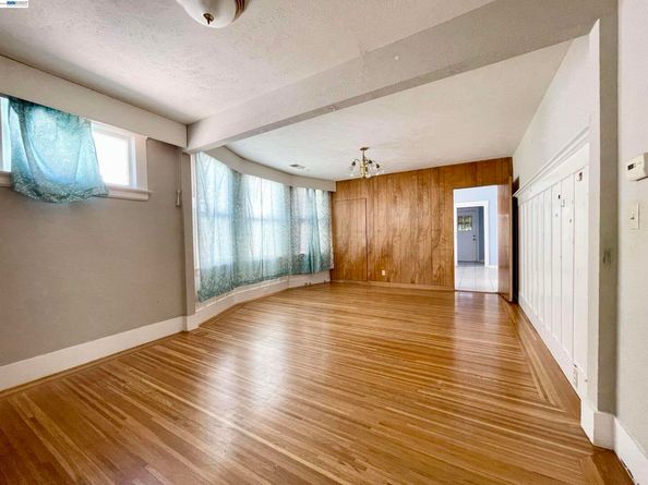 2517 Webb Ave, Alameda CA 94501